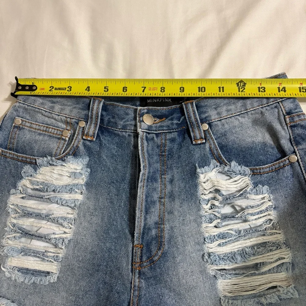 MINKPINK Light Wash Distressed Button Fly Shorts size L - Blue - Picture 7 of 10